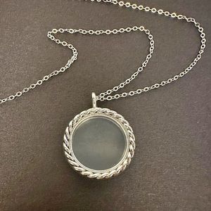 Round Rope Frame Photo Picture Pendant with Chain
